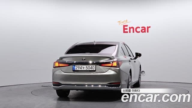 Lexus ES300h 7세대 Executive, 2025 4