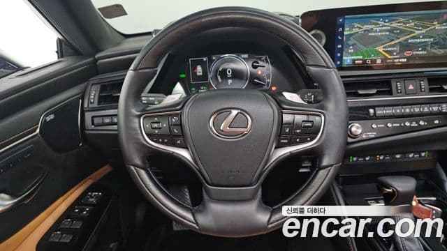 Lexus ES300h 7세대 Executive, 2025 14
