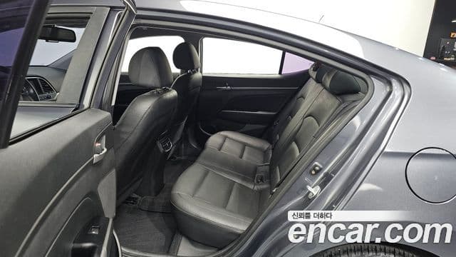 Hyundai Avante AD Special, 2017 11