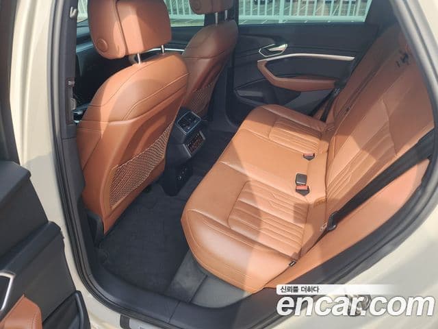 Audi e-Tron, 2022 10