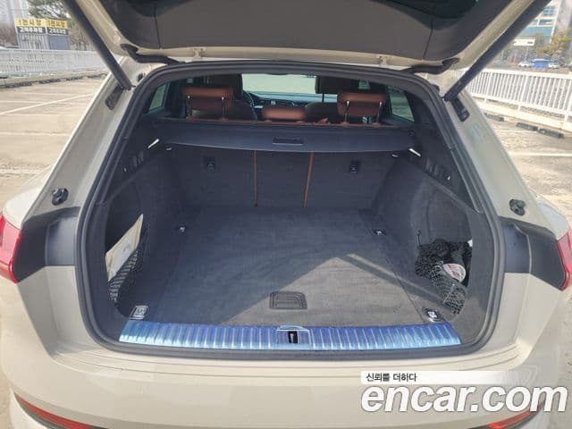 Audi e-Tron, 2022 11