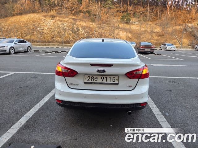 Ford 포커스 3세대, 2013 8