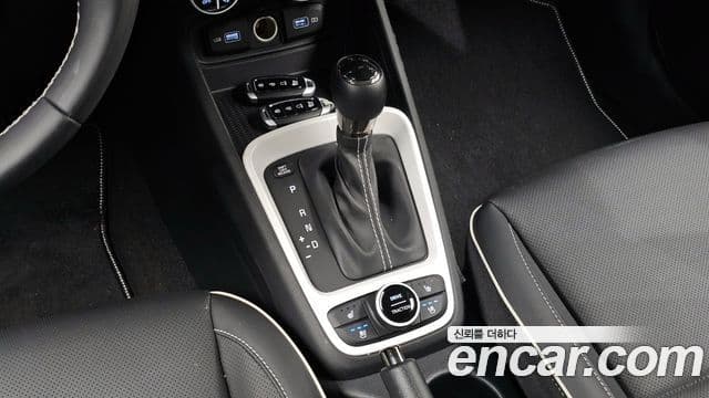 Hyundai Venue 1.6 Flux, 2022 9