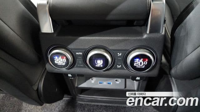 Land Rover Discovery 5 Luxury, 2020 18