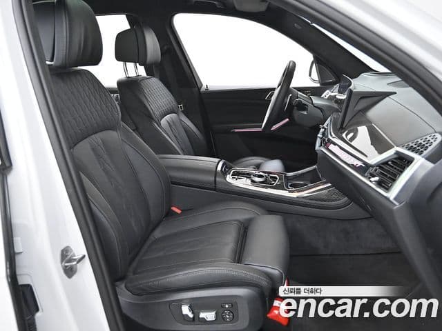 BMW X7 (G07) xDrive 40i M Sport 7인승, 2025 10