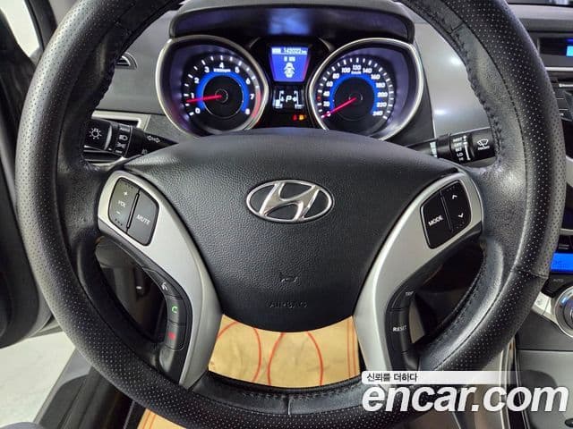 Hyundai Avante MD Premier, 2012 11