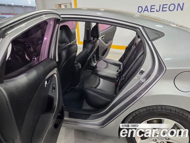 Hyundai Avante MD Premier, 2012 15