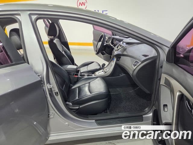 Hyundai Avante MD Premier, 2012 16