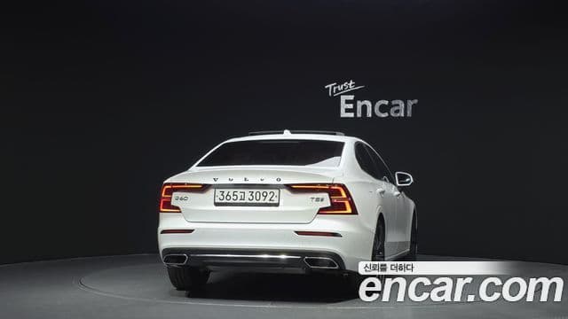 Volvo S60 3세대 T5 Inscription, 2020 4