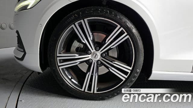 Volvo S60 3세대 T5 Inscription, 2020 все фото