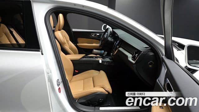 Volvo S60 3세대 T5 Inscription, 2020 10