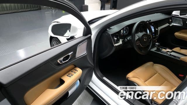 Volvo S60 3세대 T5 Inscription, 2020 11