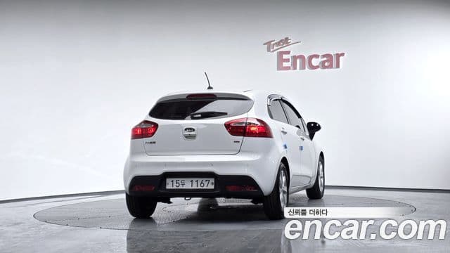 Kia All New Pride Luxury Eco Plus, 2012 4