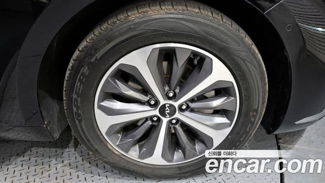 Kia K8 гибрид Noblesse, 2022 все фото