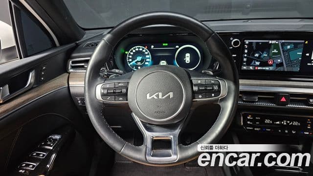 Kia K5 гибрид 3세대 Signature, 2022 13