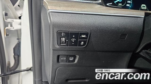 Kia K5 гибрид 3세대 Signature, 2022 19