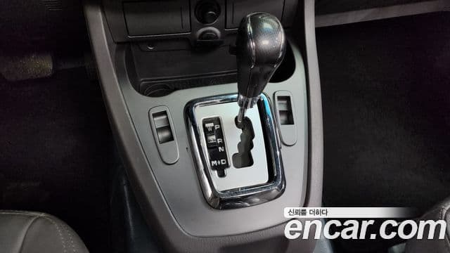 KG모빌리티(SsangYong) Korando 투리스모 4WD RT 9인승, 2014 9