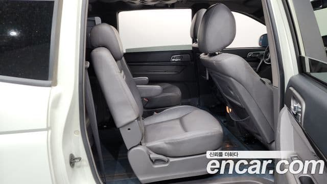 KG모빌리티(SsangYong) Korando 투리스모 4WD RT 9인승, 2014 12