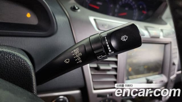 KG모빌리티(SsangYong) Korando 투리스모 4WD RT 9인승, 2014 15