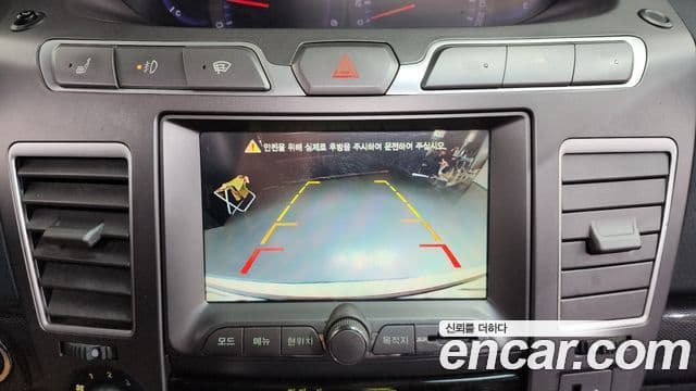 KG모빌리티(SsangYong) Korando 투리스모 4WD RT 9인승, 2014 17