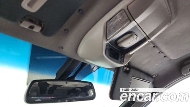 KG모빌리티(SsangYong) Korando 투리스모 4WD RT 9인승, 2014 18