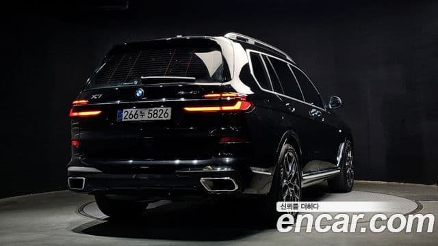 BMW X7 (G07) xDrive 40i M Sport 6인승, 2025 2