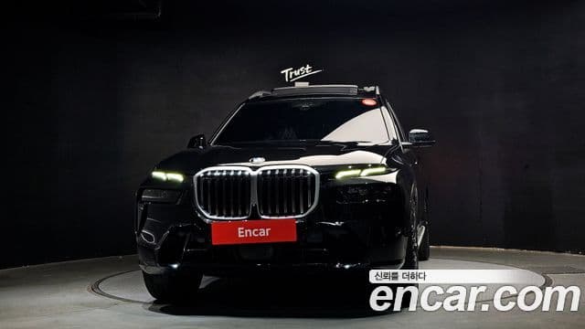 BMW X7 (G07) xDrive 40i M Sport 6인승, 2025 3