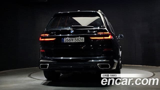 BMW X7 (G07) xDrive 40i M Sport 6인승, 2025 4