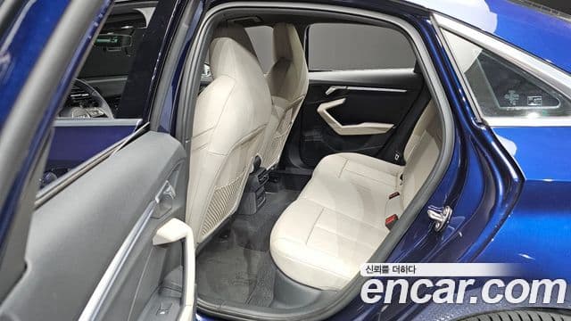 Audi A3 (8Y) Premium, 2023 11