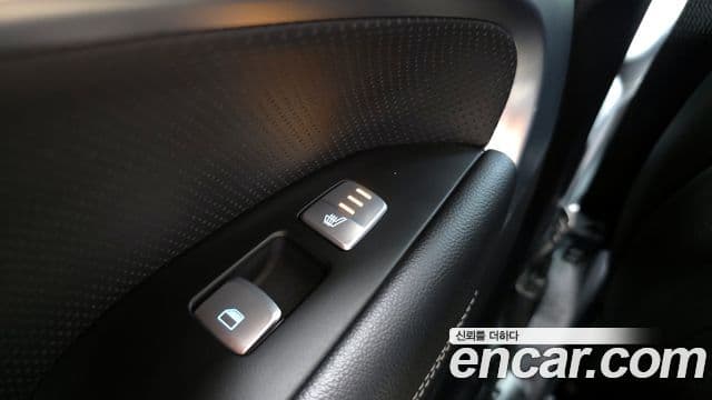 Genesis G70 Elite, 2019 17