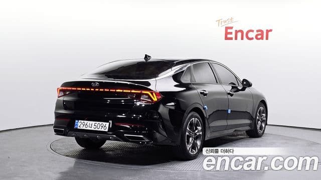 Kia K5 3세대 Signature, 2021 2