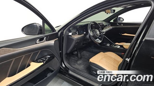 Kia K5 3세대 Signature, 2021 10