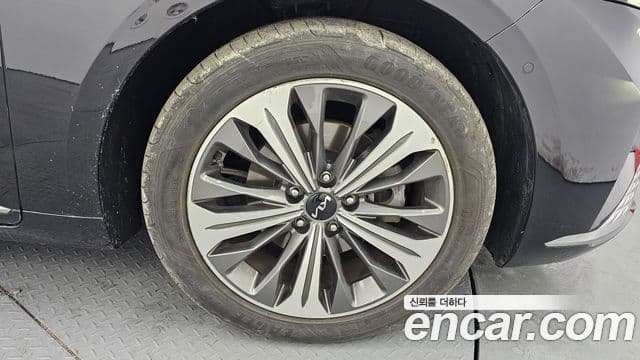 Kia K8 гибрид Noblesse, 2022 все фото