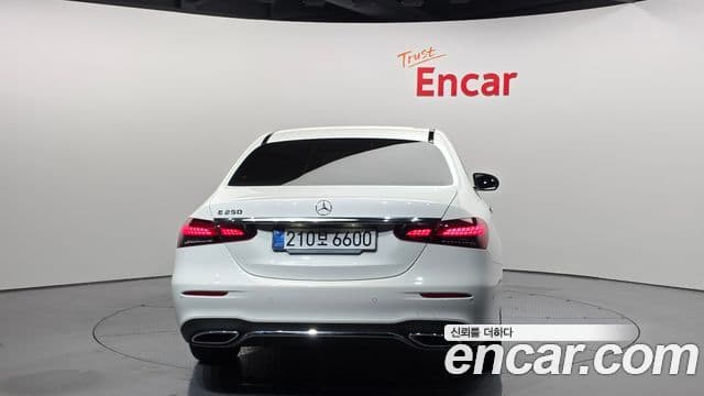 Mercedes-Benz E-класс W213 AMG Line, 2023 4