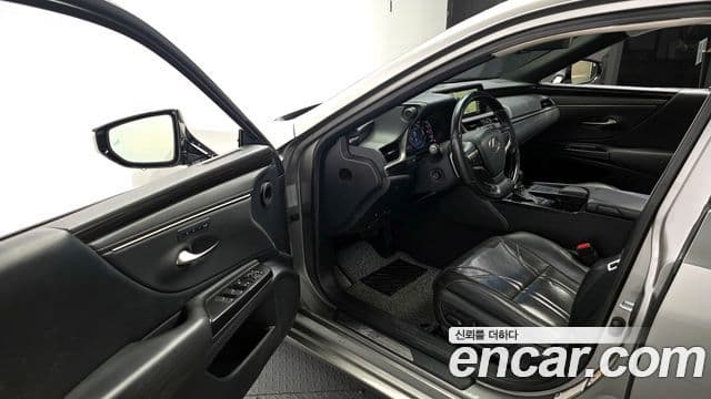 Lexus ES300h 7세대 Luxury Plus, 2019 10