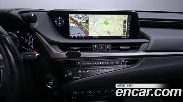 Lexus ES300h 7세대 Luxury Plus, 2019 14