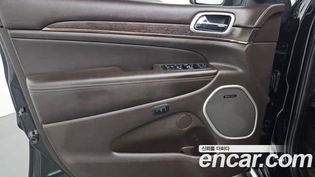 Jeep Grand Cherokee WK2, 2019 18