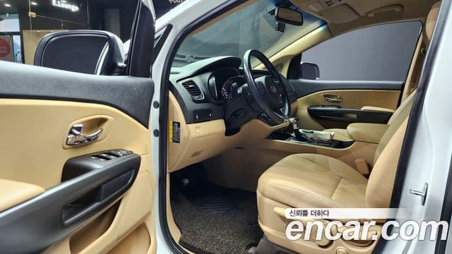 Kia The / новый New Carnival Luxury, 2020 11