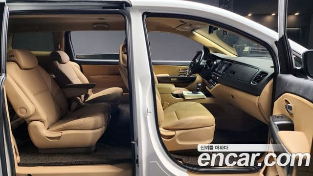Kia The / новый New Carnival Luxury, 2020 12