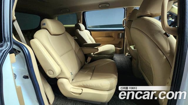 Kia The / новый New Carnival Luxury, 2020 13