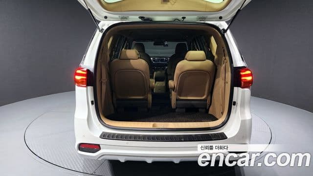 Kia The / новый New Carnival Luxury, 2020 18