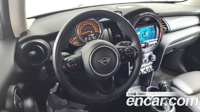 Mini Cooper 3세대, 2020 13