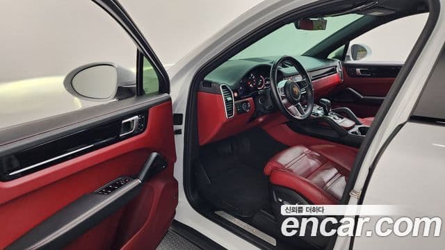 Porsche Cayenne (PO536) 3.0 купе, 2020 10