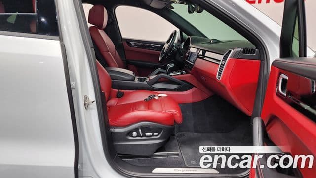 Porsche Cayenne (PO536) 3.0 купе, 2020 11