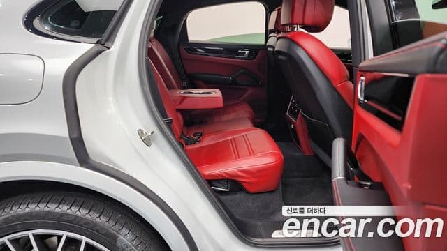 Porsche Cayenne (PO536) 3.0 купе, 2020 12