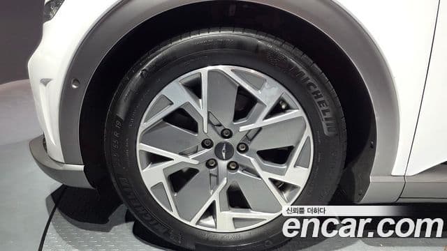 Genesis GV60 Standard, 2022 все фото