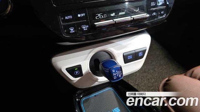 Toyota 프리우스 4세대 1.8 E, 2017 9