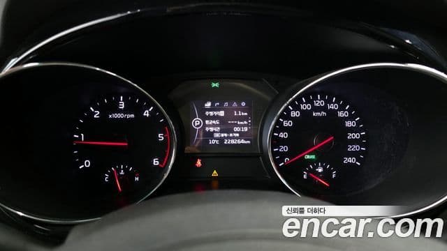 Kia All New Carnival Prestige, 2016 8