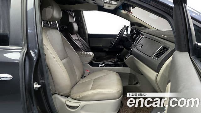 Kia All New Carnival Prestige, 2016 11