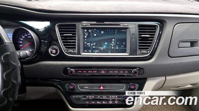 Kia All New Carnival Prestige, 2016 14